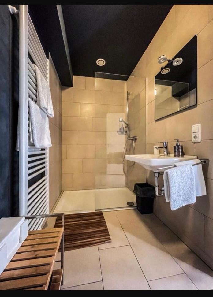 Zimmer - Modernes Apartment Mit 45 Qm. Straubing Exteriör bild